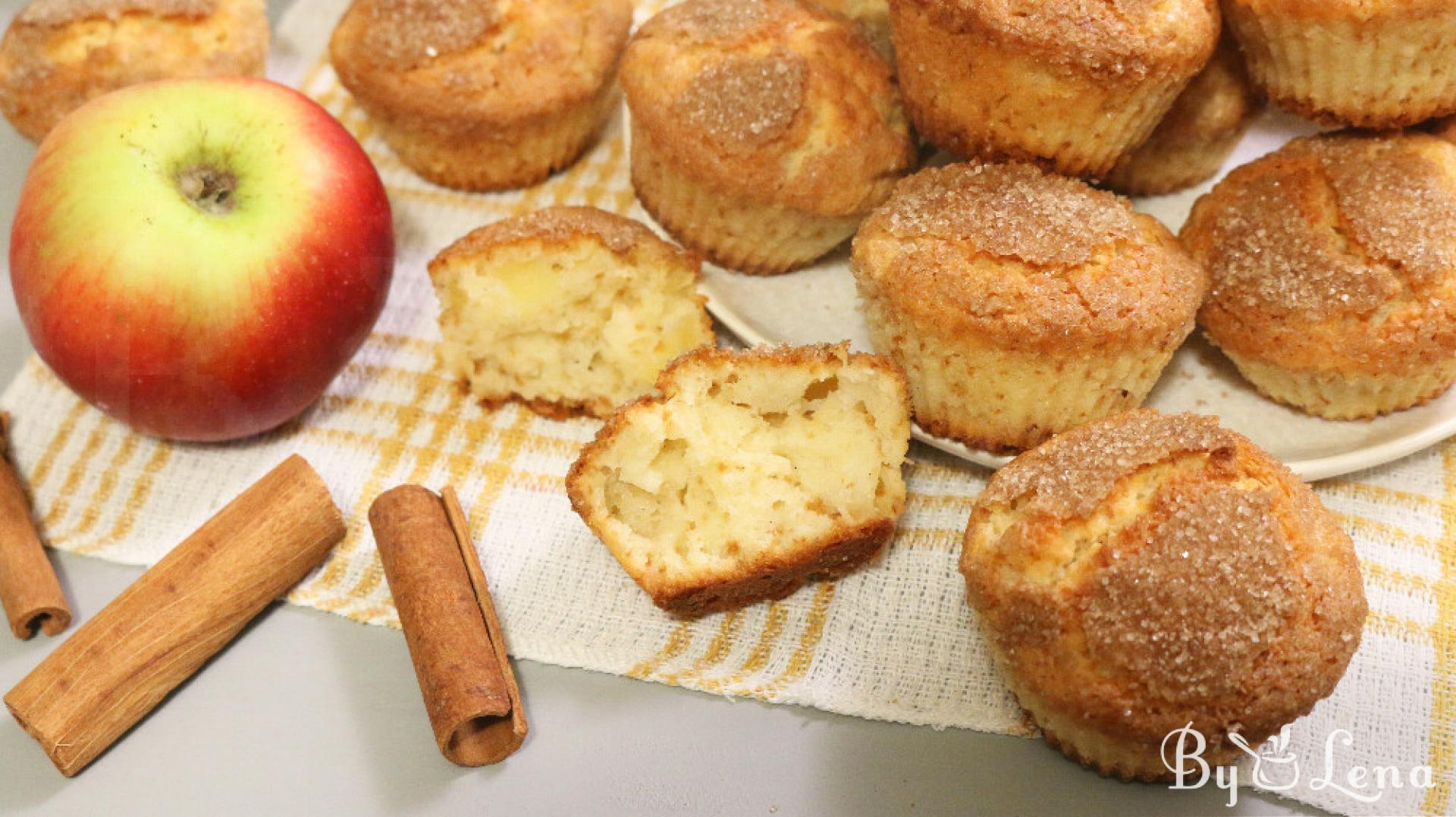 Apple Cinnamon Crumb Muffins - Perfect Breakfast Treat - ByLena.com