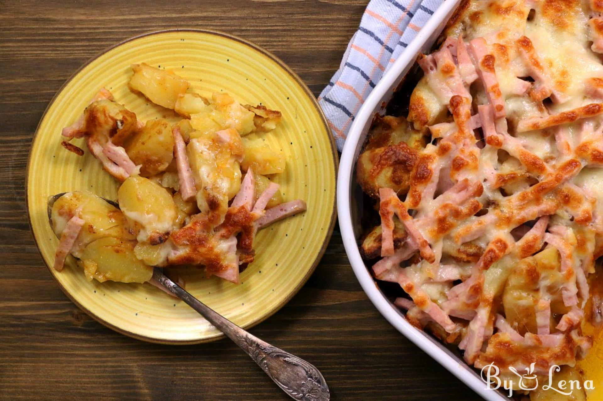 Roasted Potatoes with Ham and Cheese - ByLena.com