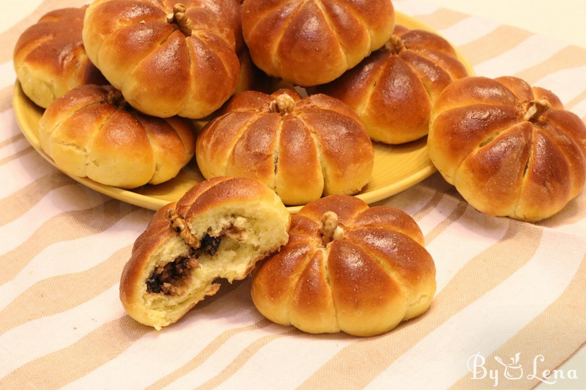 Pumpkin Buns - ByLena.com