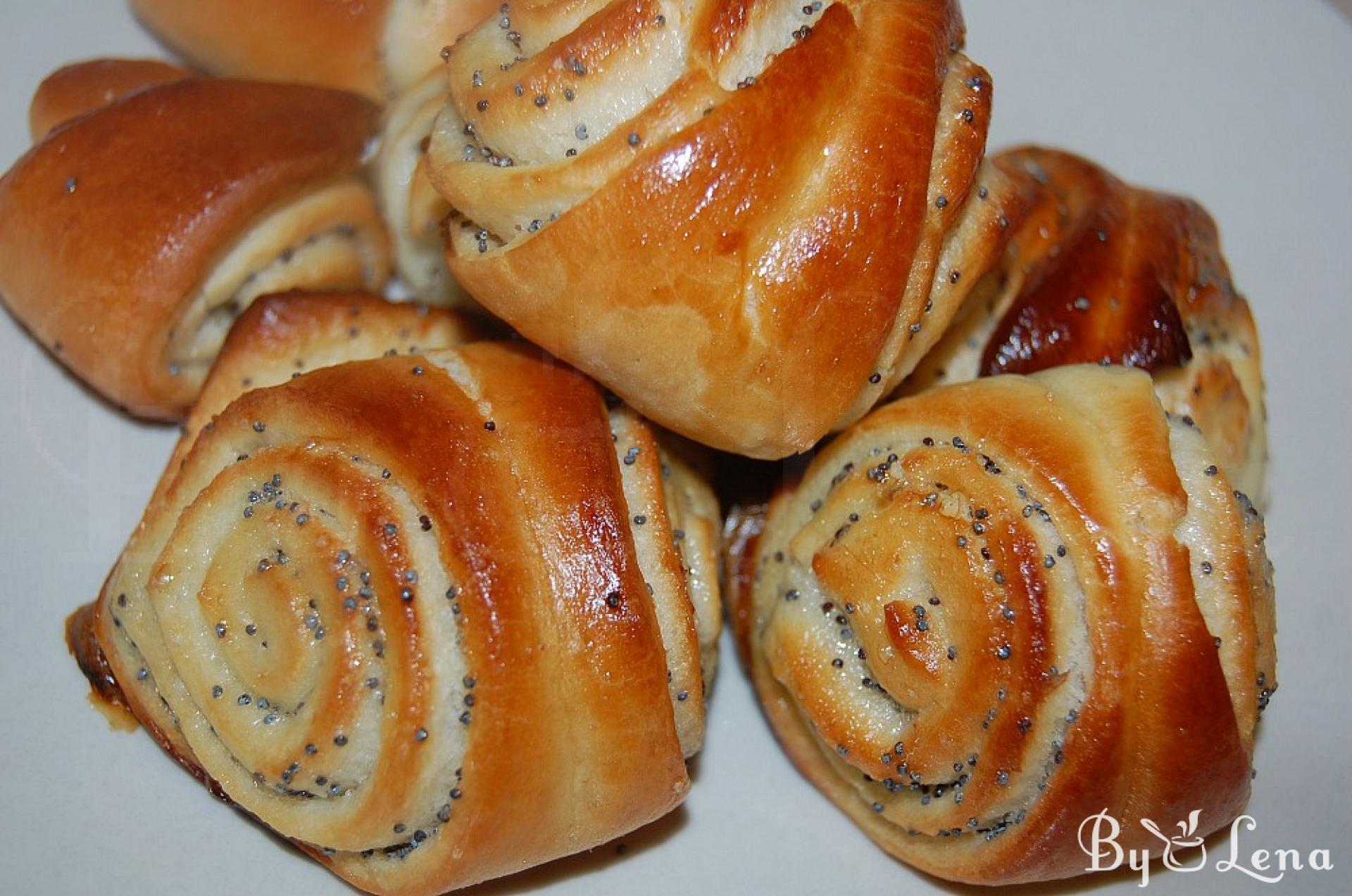 Delicious Poppy Seed Buns Recipe - ByLena.com
