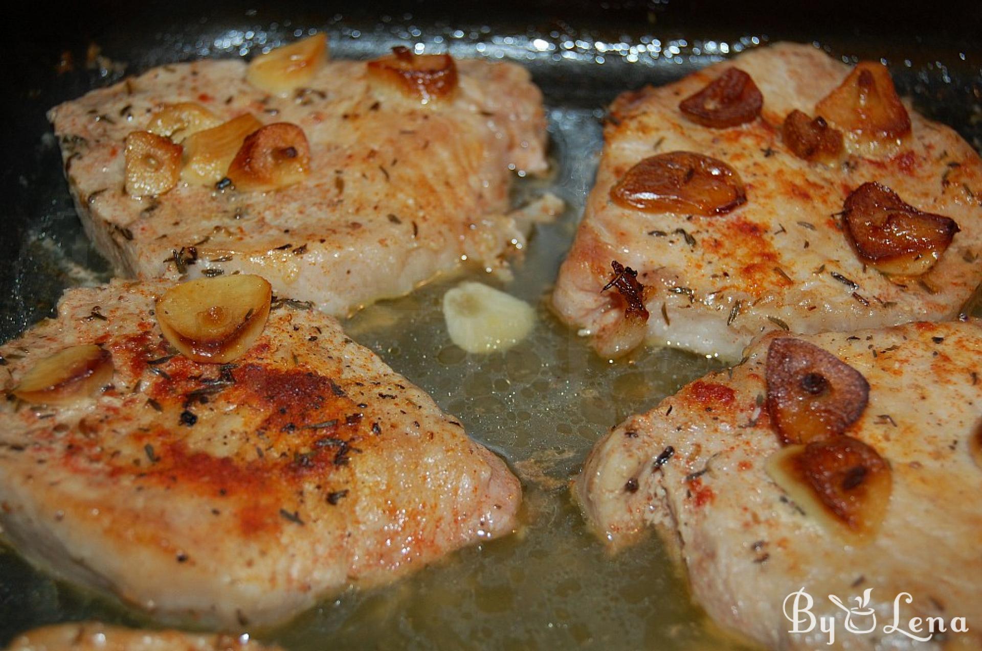 Quick & Tasty Oven-Roasted Pork Chops with Garlic & Wine - ByLena.com