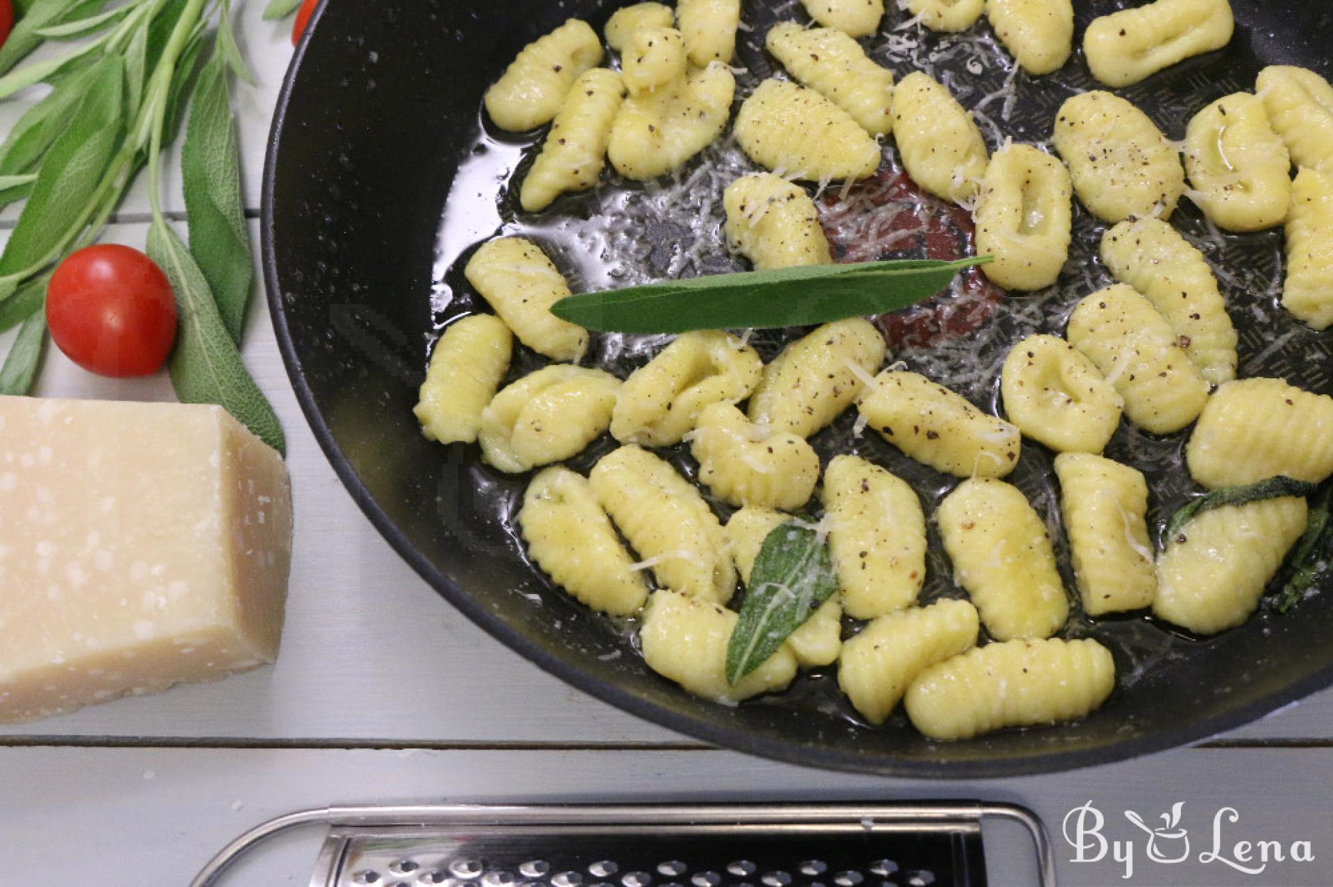 Homemade Italian Gnocchi, step-by-step - ByLena.com