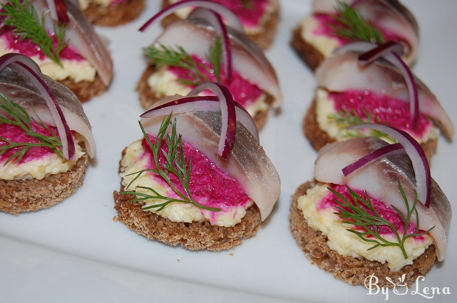 Pickled Herring Canapes with Beet - ByLena.com