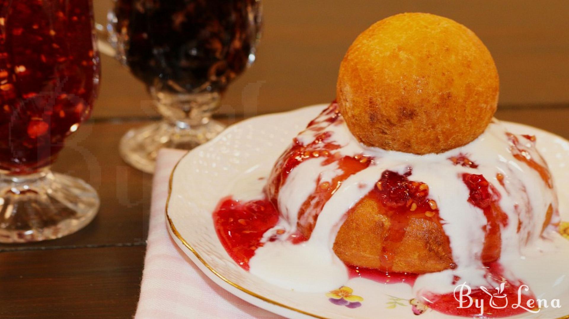 Romanian Papanasi - Fried Dumplings - ByLena.com