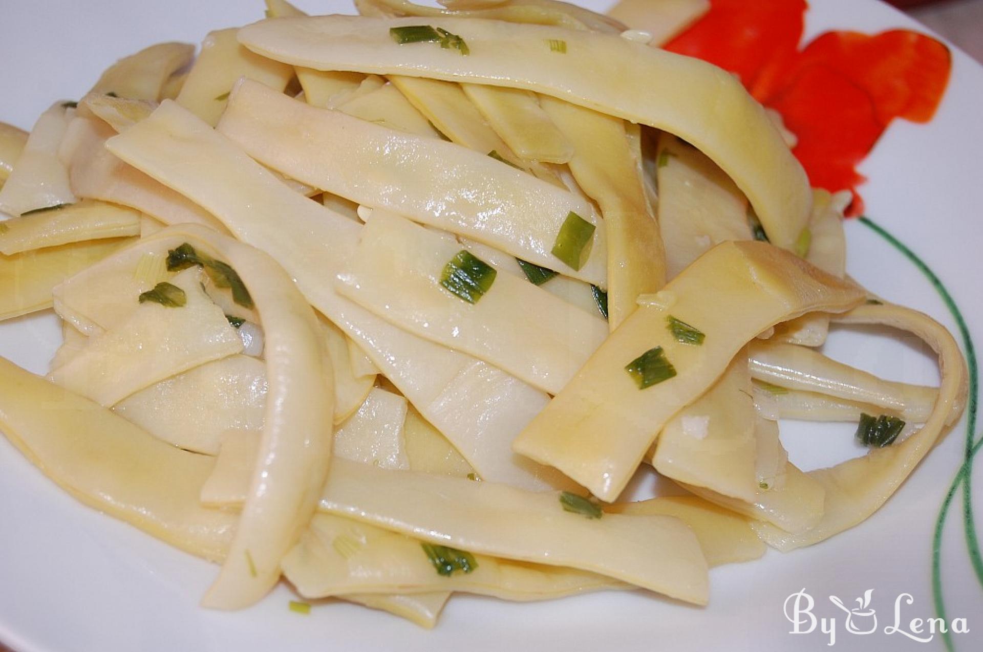 Easy Healthy Sauteed Wax Beans with Garlic - ByLena.com