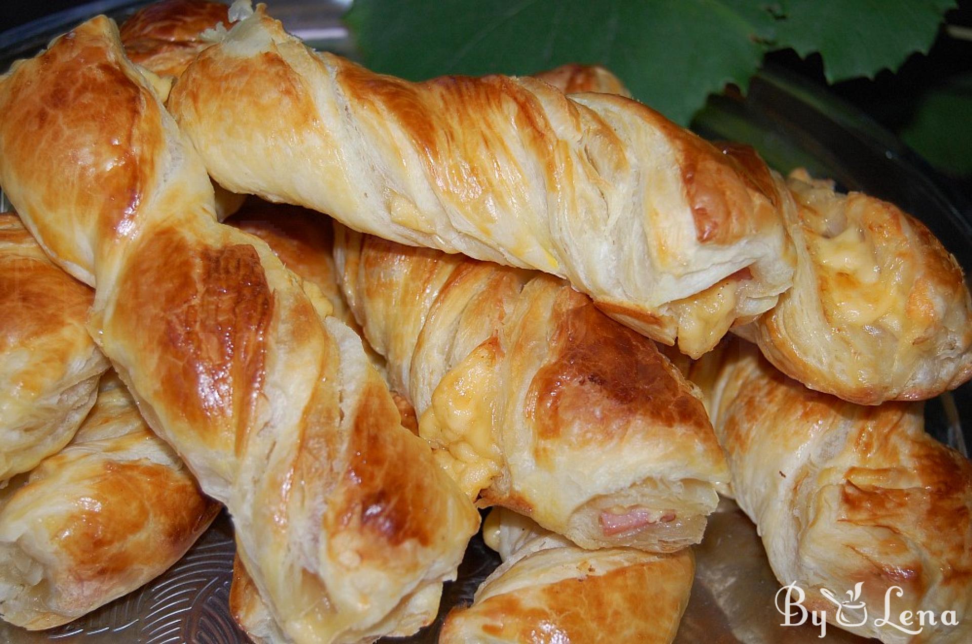 Ham and Swiss Puff Pastry Twists - Ham and Swiss Holiday Pastry