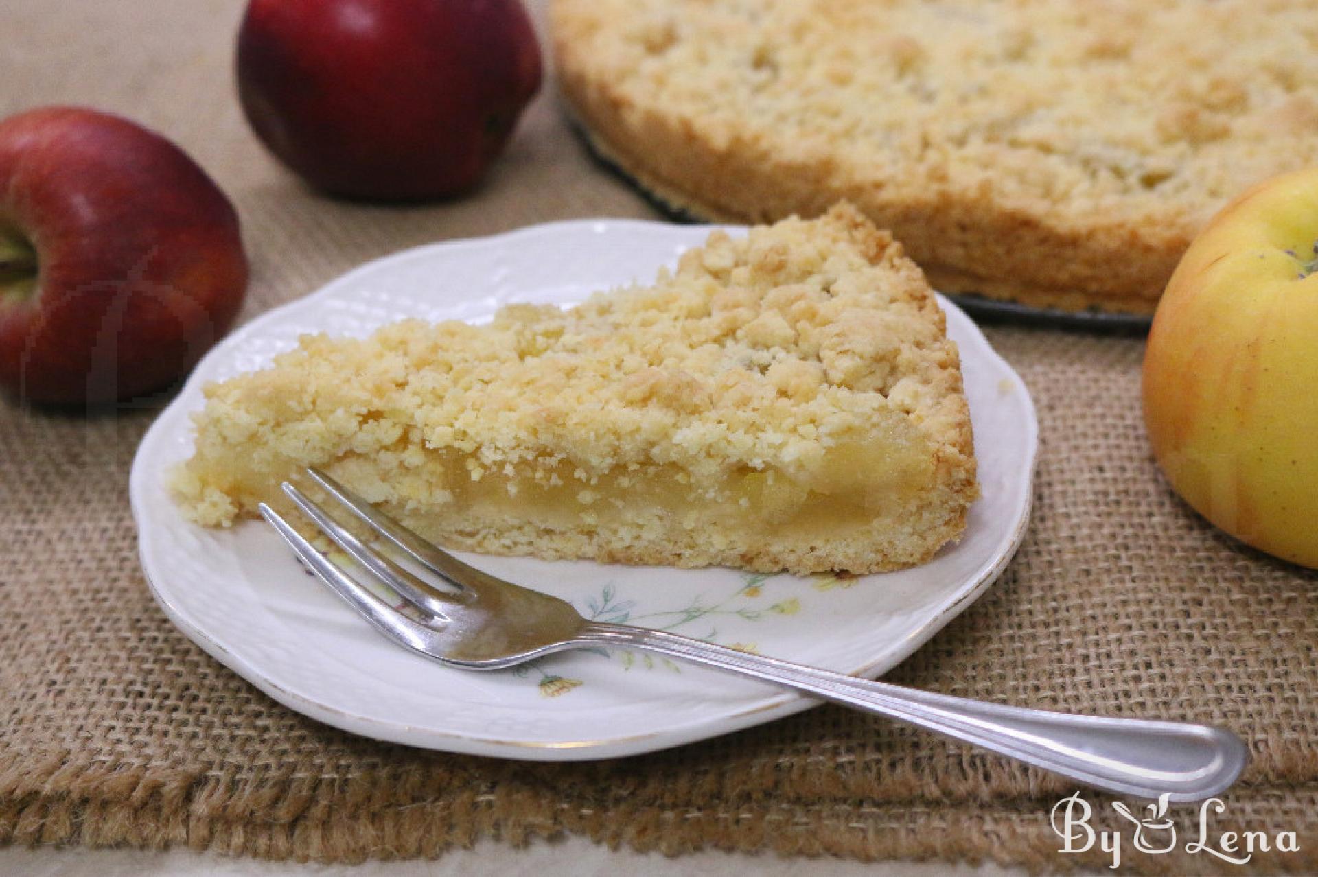 Italian Apple Crumble Cake Recipe – Sbriciolata di Mele - ByLena.com