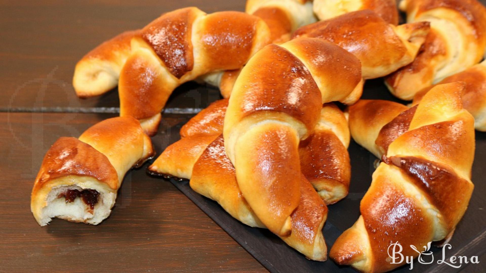Jam Crescent Rolls - VIDEO - ByLena.com