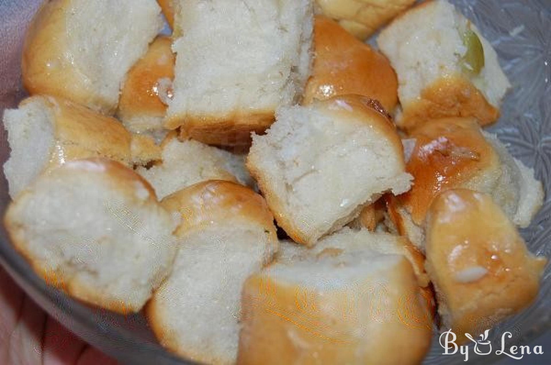 Fluffy Garlic and Onion Pull Apart Bread Recipe - ByLena.com