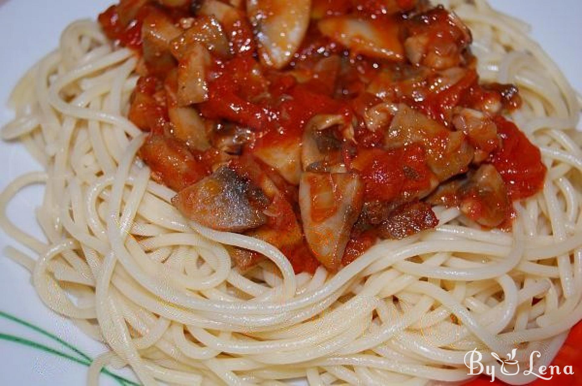 Spaghetti with Mushroom Tomato Sauce - ByLena.com