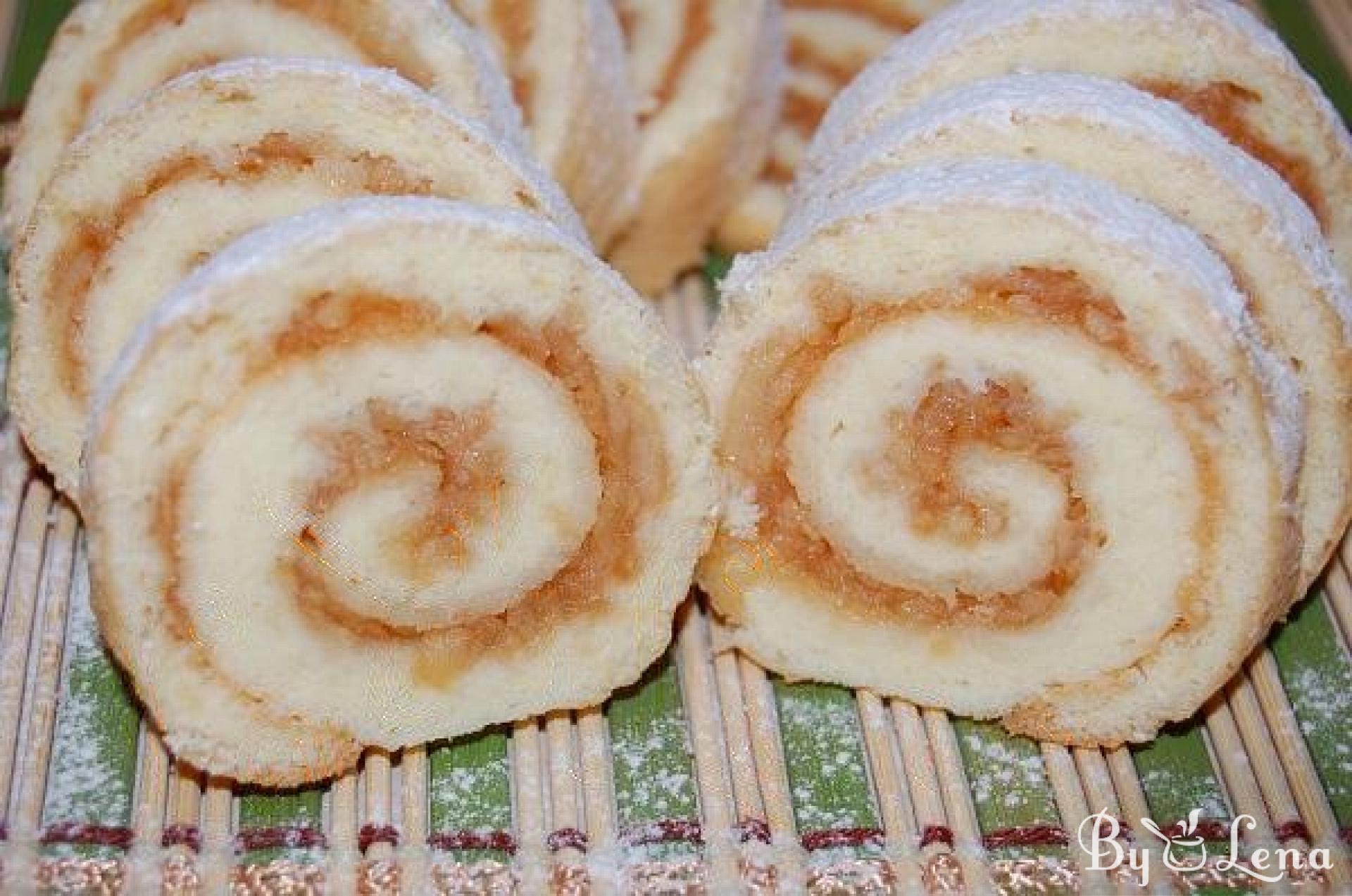 Easy Apple Roll Cake - ByLena.com