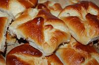 Sweet Cheese Buns (Romanian Poale-n brau)