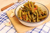 Greek Green Beans with Garlic and Tomatoes - Fasolakia