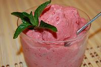 Easy Strawberry Ice Cream