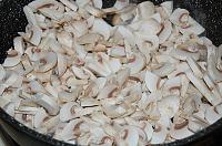 Romanian-Style Creamy Chicken and Mushroom Stew - Step 3