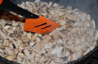 Romanian-Style Creamy Chicken and Mushroom Stew - Step 4