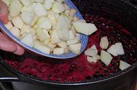 Aronia and Apple Jam with Walnuts - Step 6
