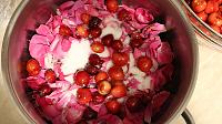 Rose Petals Cherry Jam - Step 3