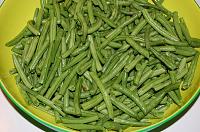 Greek Green Beans with Garlic and Tomatoes - Fasolakia - Step 1