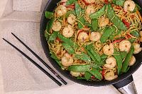 Chinese noodles with shrimp and vegetables - Step 9