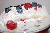 Berry Pavlova - Step 15