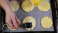 Turkish Cheese Flower Shaped Pies - Step 20