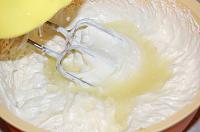 Easy Vanilla Cake - Step 10