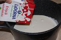 No-Bake Oreo Cake - Step 1