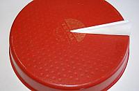 How to cut baking paper for the round tray - Step 8
