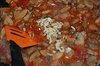 Spaghetti with Mushroom Tomato Sauce - Step 4