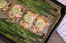 One-Pan Salmon And Asparagus