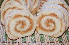 Easy Apple Roll Cake