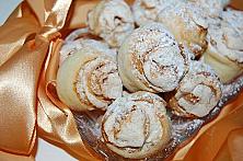 Roses Cookies, with Meringue and Nuts