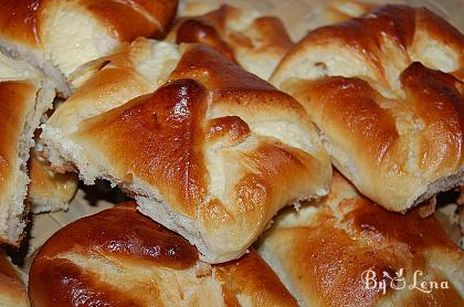 Sweet Cheese Buns (Romanian Poale-n brau)