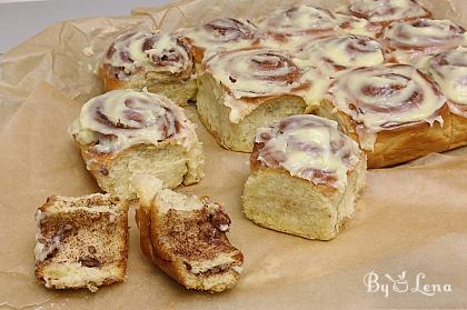 Cinnamon Rolls With Icing