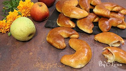 Apple Crescent Rolls