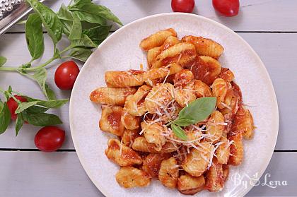 Homemade Gnocchi with Tomato Sauce