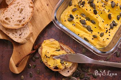 Easy Roasted Pumpkin Hummus