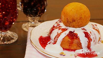 Romanian Papanasi - Fried Dumplings