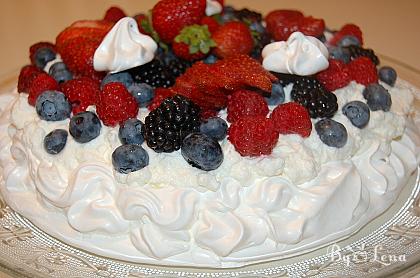 Berry Pavlova