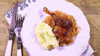 Easy Roasted Duck with Cabbage