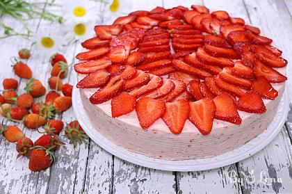 Strawberry Cake