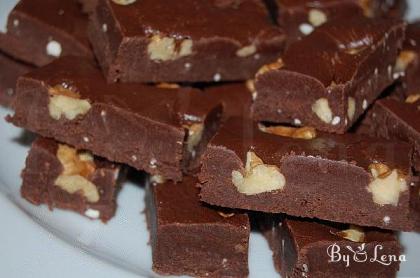  Easy Homemade Chocolate Fudge