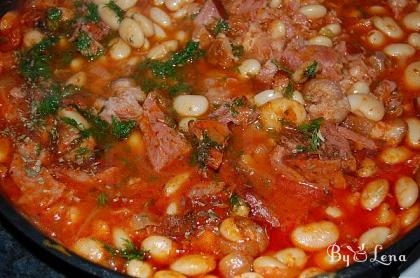 White beens and Smoked Ham Hocks Stew