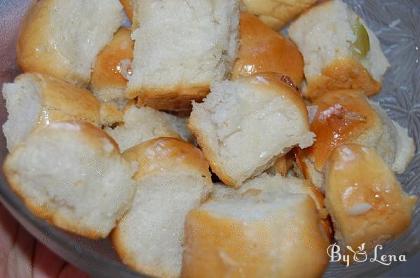 Onion and Garlic Pull Apart Bread - Balabushki