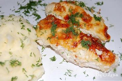 One-Pan Chicken Baked with Garlic and Cheese