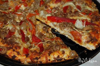 Ground Beef and Za'tar Pizza