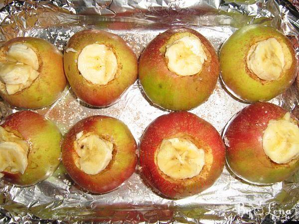 Baked Apples Stuffed with Bananas - Step 2