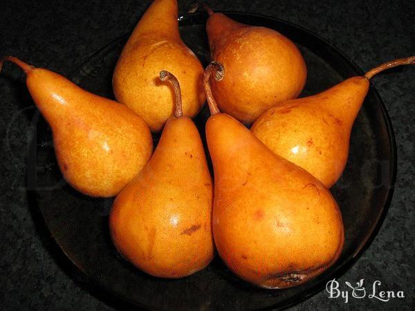 Red Wine-Poached Pears with Whipped Cream - Step 1