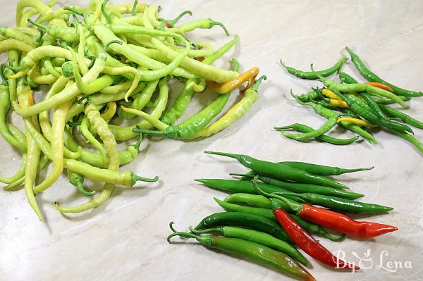 Hot Peppers in Vinegar with Honey - Step 1